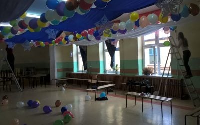 Przygotowania do szkolnej zabawy karnawałowej